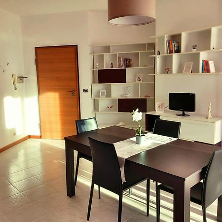 La Dolce Vita - Appartamento Con Parcheggio Privato Vicino Al Centro E All'Ospedale Asti Dış mekan fotoğraf