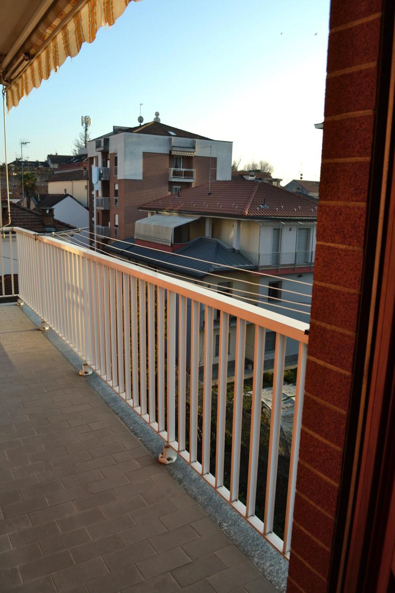 La Dolce Vita - Appartamento Con Parcheggio Privato Vicino Al Centro E All'Ospedale Asti Dış mekan fotoğraf